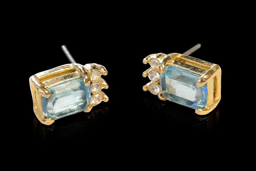 Vintage Blue Glass Rhinestone Pierced Earrings 1/2" Posts Studs Square bp-89